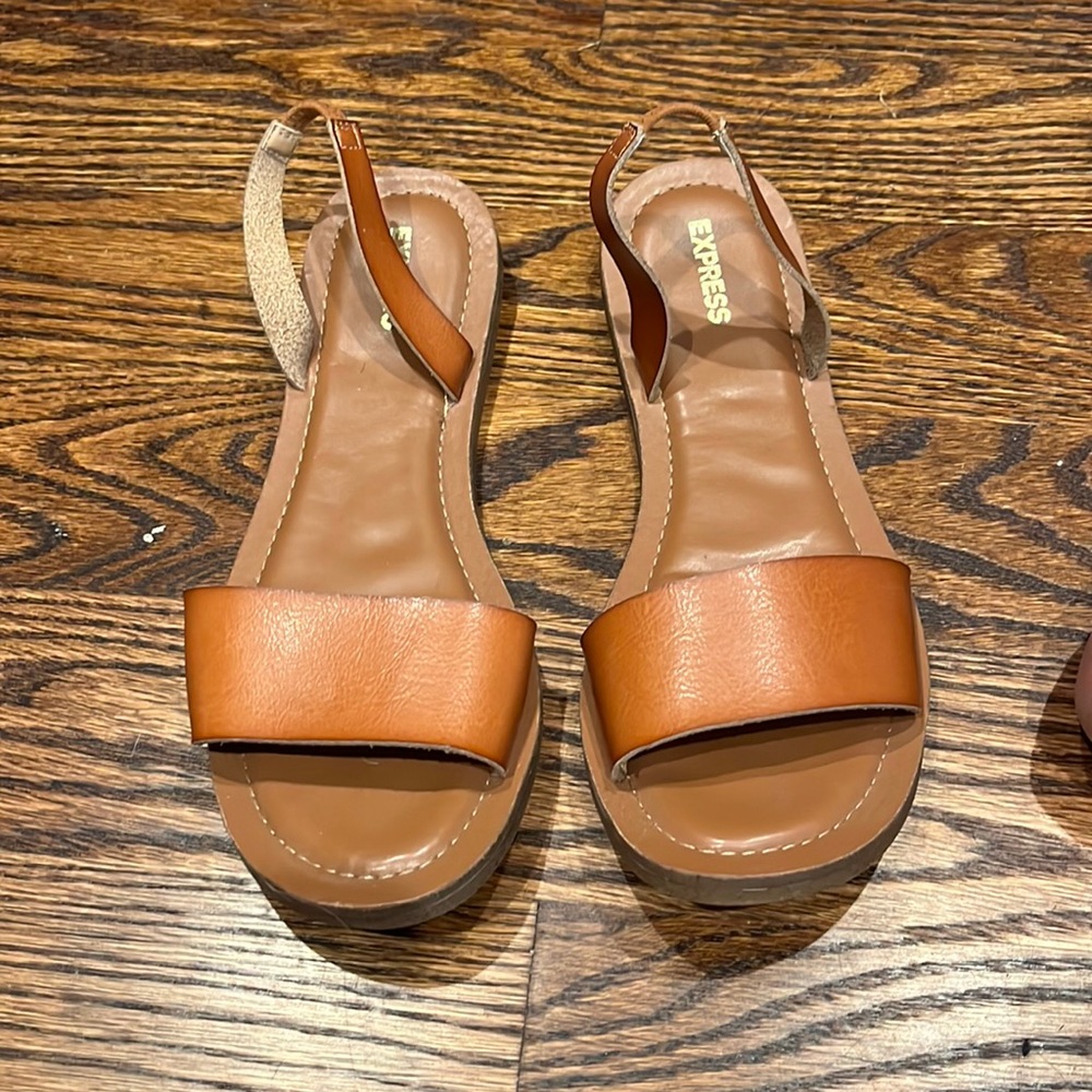 Express sandals
